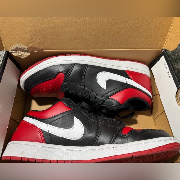 Air Jordan 1 Low "Alternate Bred Toe Black/Gym Red-White size 10 - Picture 11 of 11
